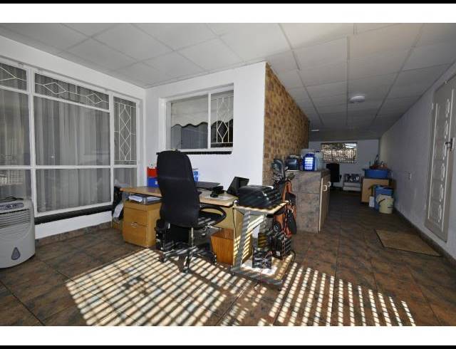 4 BEDROOM HOUSE FOR SALE IN BASSONIA